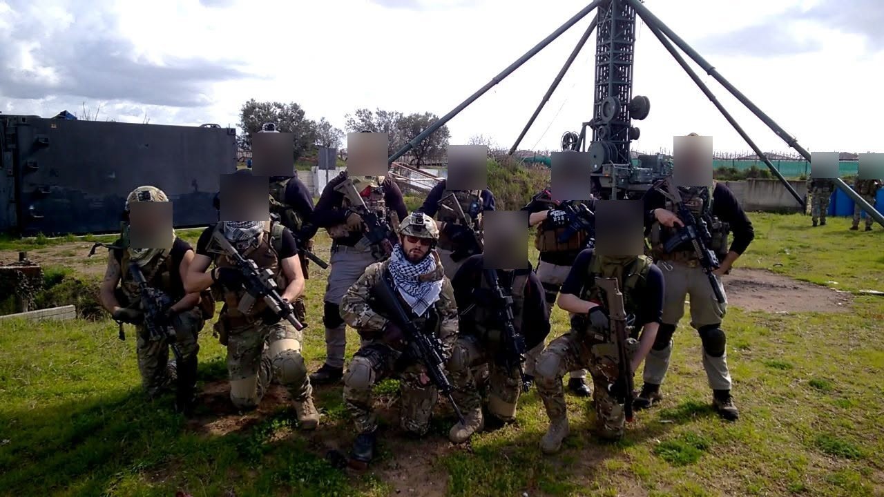 La squadra Black Hawk schierata a fine partita