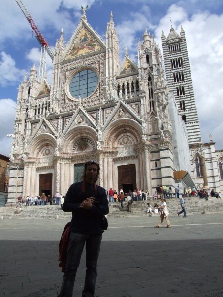 Davanti al Duomo di Siena